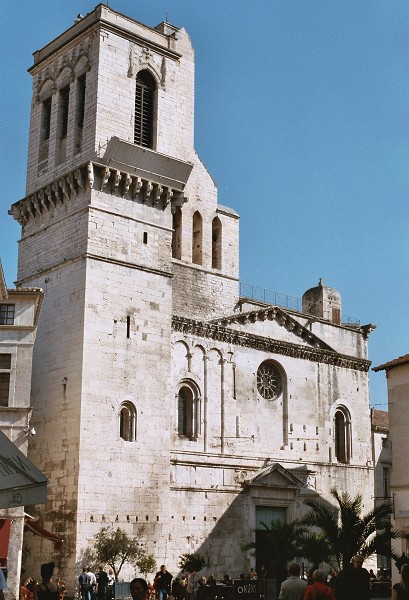 catedral_de_Nimes.jpg