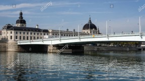 Puente de la Guillottiere